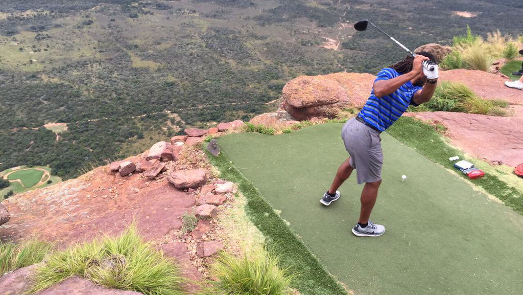 Could you birdie this 395-yard & 400 metre high par-3?